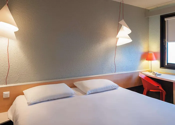 Ibis Moulins